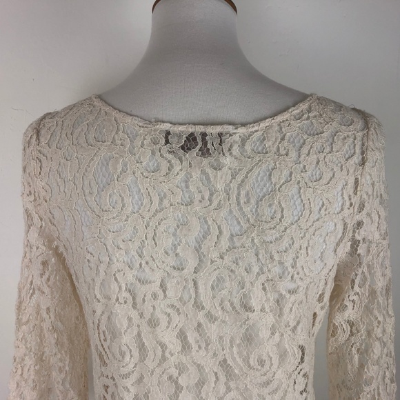Ann Taylor Loft Size Medium Top Blouse Cream Lace - Picture 7 of 8